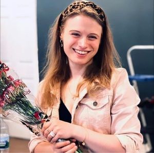 Meet your Posher, Lydia